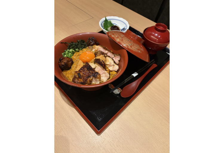 三河鶏特上親子丼